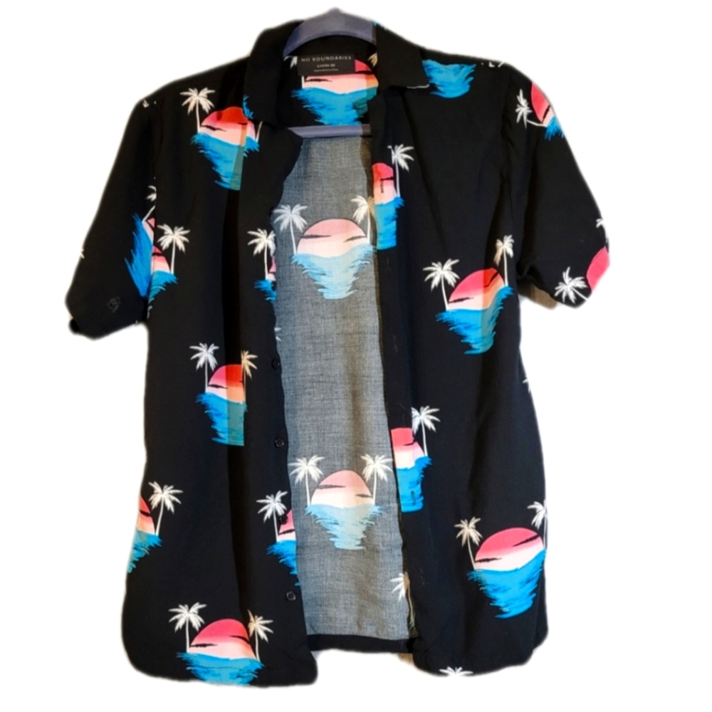 No Boundaries Hawaiian style men's button down shirt I Have A Medium And A Large